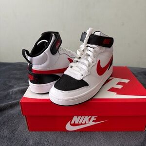 Nike court Borough 2 low mid